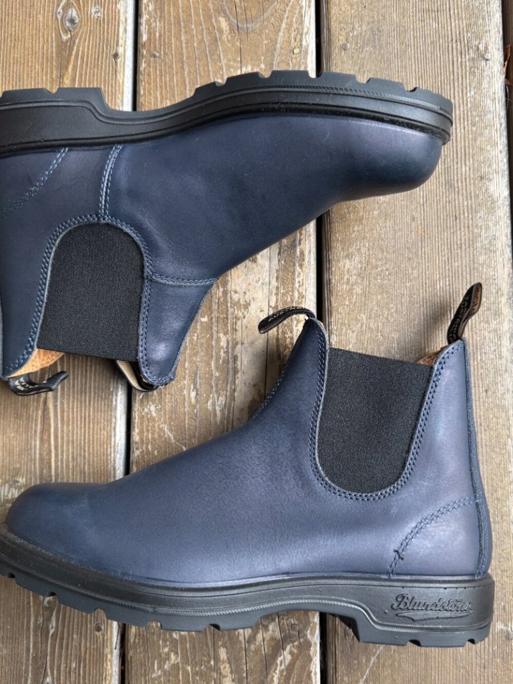 NWOT Blundstone Navy Blue Leather Chelsea Boots in Women's 11/Men's 9.5 - Picture 4 of 12